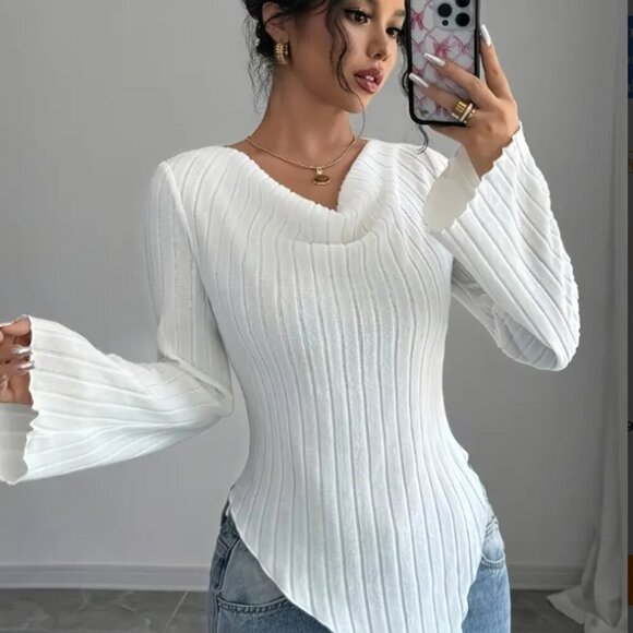 NWOT Elegant Long Sleeve Blouse – Stretchy, Chic Fall/Winter Wardrobe Essential - Picture 3 of 5